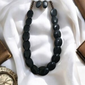Stylish Resin Beads Necklace - Handmade Jewellery For Women (Black)