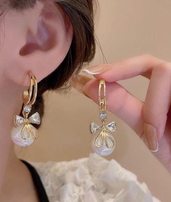 Hanging Bells Bow Stud Pearl Earring