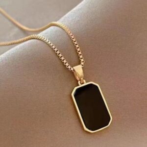 Elegant Geometric Shape Black Neck Pendent