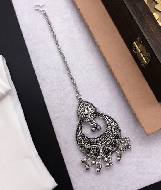 Traditional Light Weight Silver Oxidize MaangTika