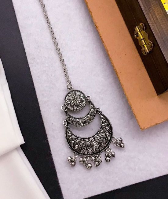 Lightweight Oxidized Silver Maangtika for Festive Looks